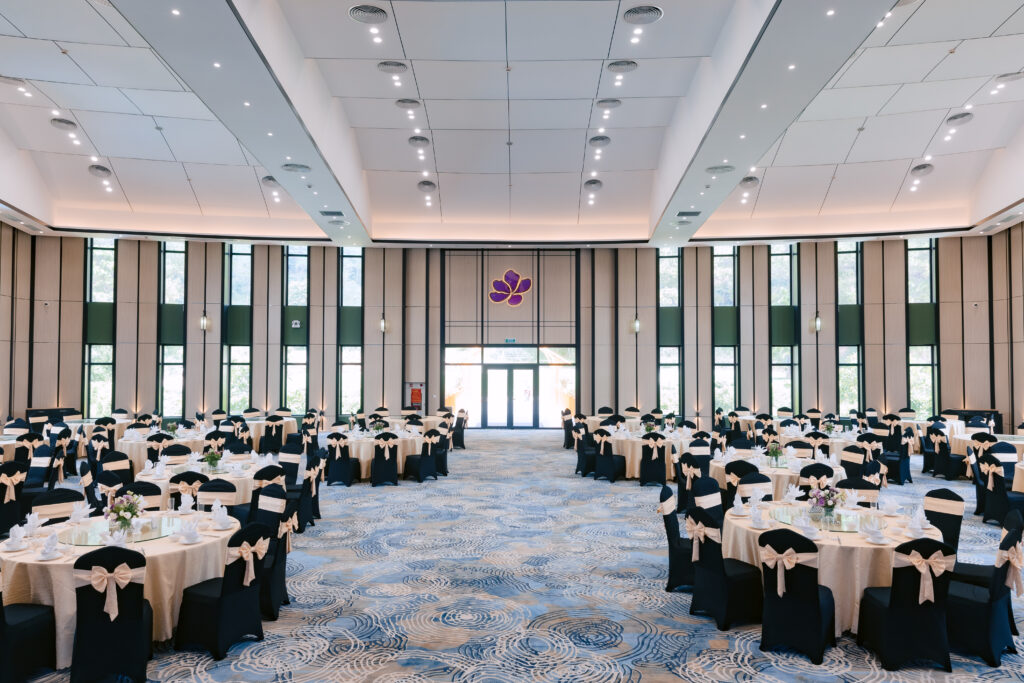 Không gian Ballroom tổ chức tiệc cưới tại Sóc Village