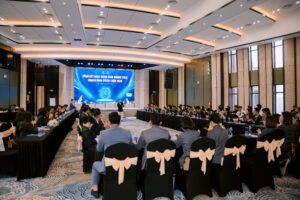Hội nghị doanh nghiệp setup kiểu bàn chữ U tại Ballroom 1 Sóc Village